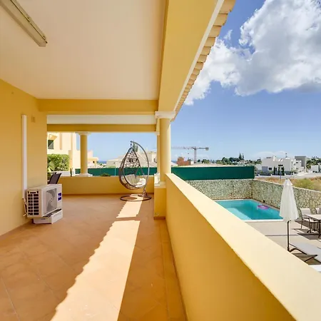 Bali Villa Armação de Pêra
